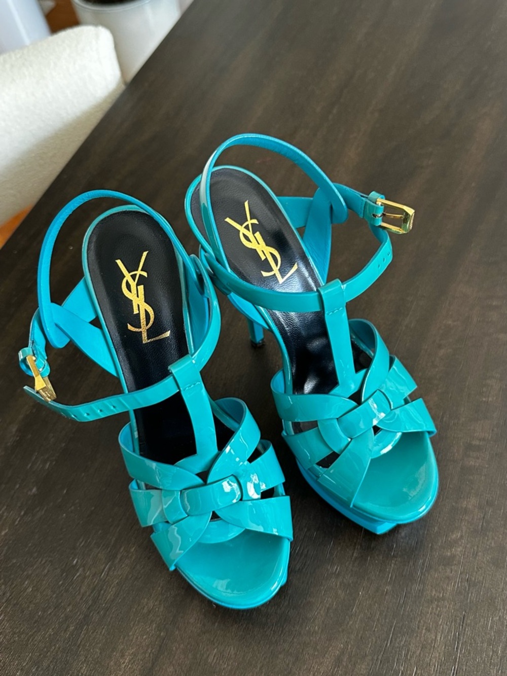 Saint Laurent Patent Tribute 105 platform Sandals. Size 35 (US 5)